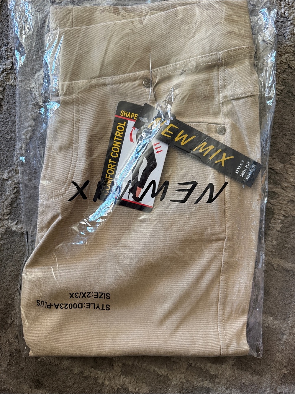 New women’s Khaki Straight-Leg jeggings NWT 2x/3X